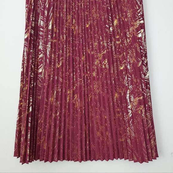 Lularoe Elegant Jill Metallic Pleated Skirt - Picture 3 of 15